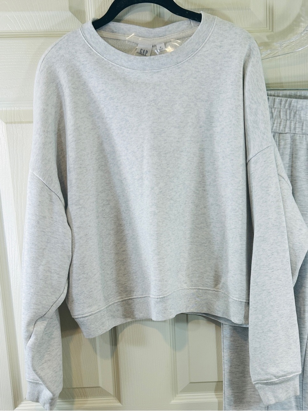 GAP Heather Gray Cropped Crewneck Sweatshirt
